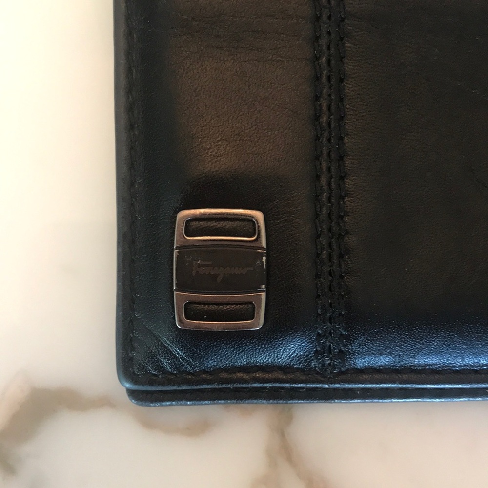 Ferragamo black leather card holder/wallet